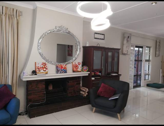 4 BEDROOM HOUSE FOR SALE IN RESERVOIR HILLS